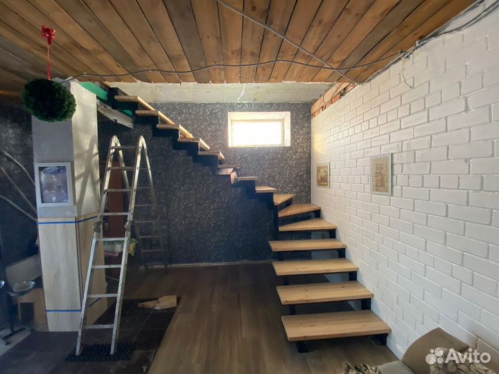Металлический каркас лестницы