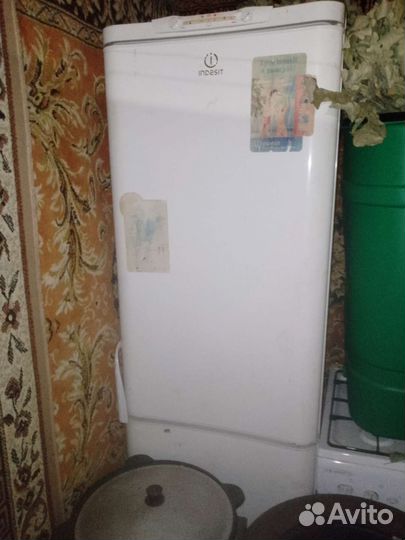 Холодильник бу indesit