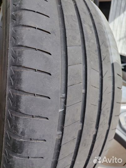 Bridgestone Alenza 001 235/50 R19 99V