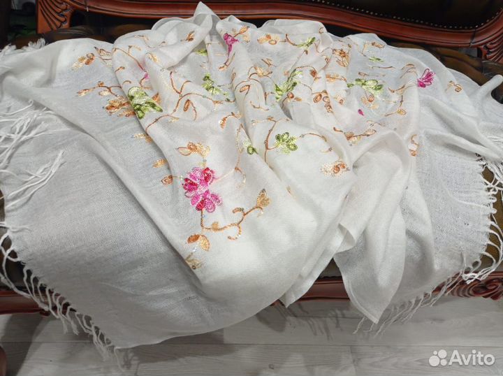 Палантин шерсть/шелк вышивка kenzo италия