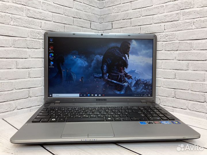 Игровой ноутбук Samsung i5/8gb/SSD/2gb видео/гаран