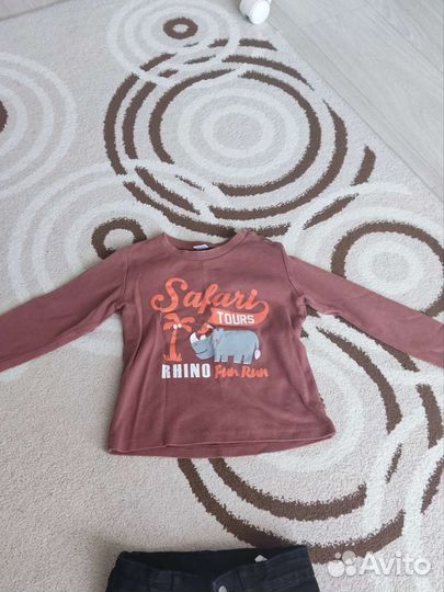 Продам кофточку детскую на мальчика