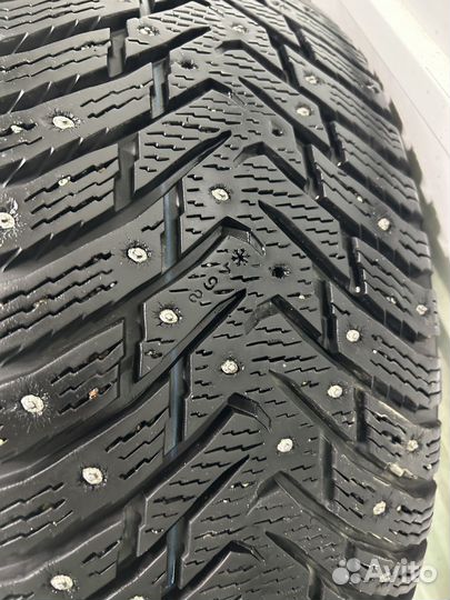 Nokian Tyres Hakkapeliitta 8 235/55 R17 103T