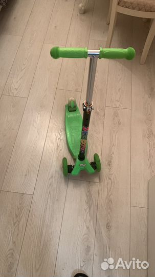 Самокат детский со светящимися колесами