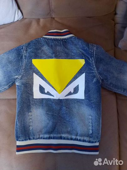 Джинсовая куртка