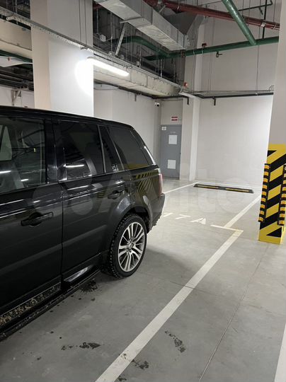 Машиноместо, > 30 м²