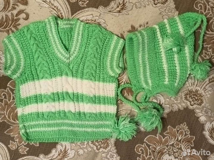 Комплект шапка, безрукавка