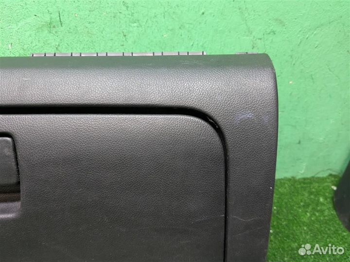 Бардачок (ящик перчаточный) Chevrolet Orlando 201