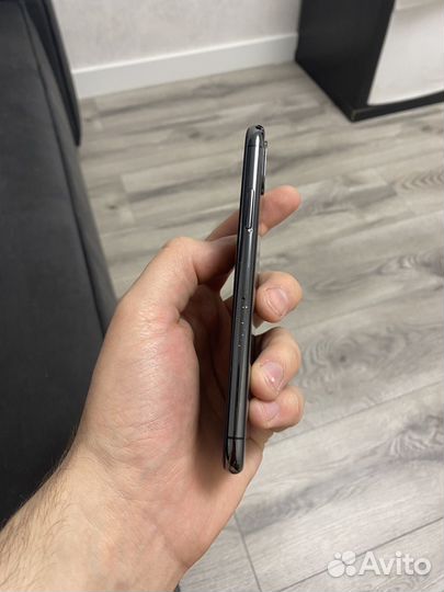 iPhone X, 64 ГБ