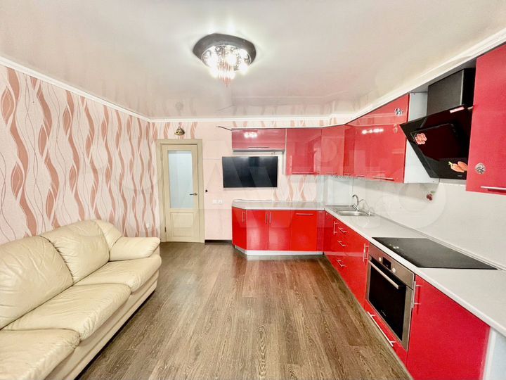 2-к. квартира, 81,2 м², 1/9 эт.