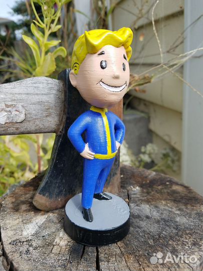 Vault boy из серии игр fallout