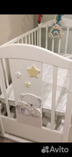 Кровать детская с маятником