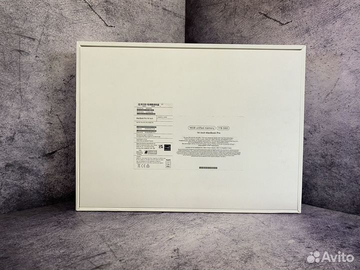 MacBook Pro 14 Gray 16gb 1tb mkgq3