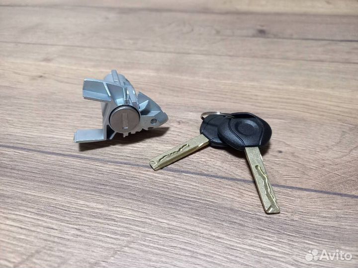 Личинка замка двери BMW E53 X5 00-06