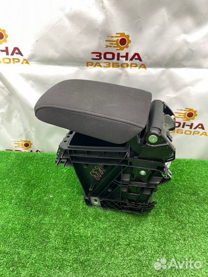 Подлокотник Volkswagen Golf MK7 CJZ 2015