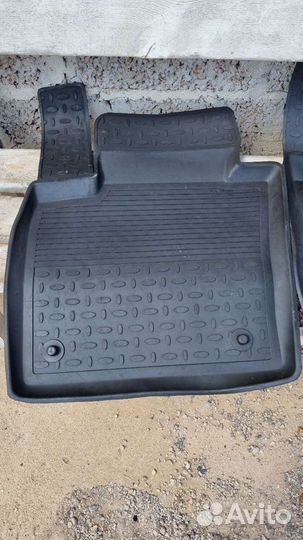 Резиновые коврики на audi Q3