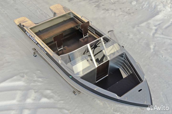 Новая моторная лодка Неман 450 DCM