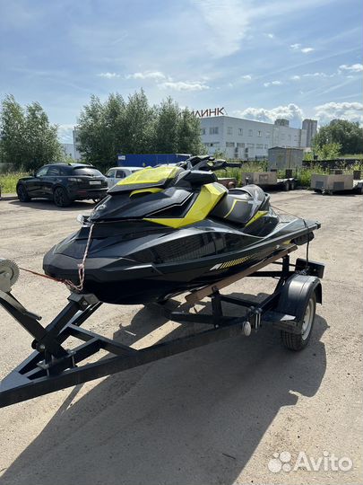 Продам гидроцикл BRP 260RXP