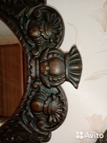 Винтажное зеркало с подсвечниками