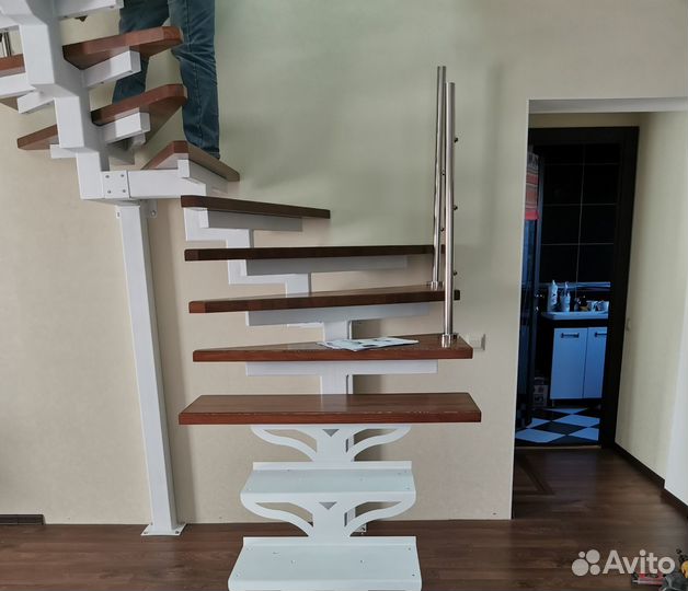 Лестница на металлическом каркасе