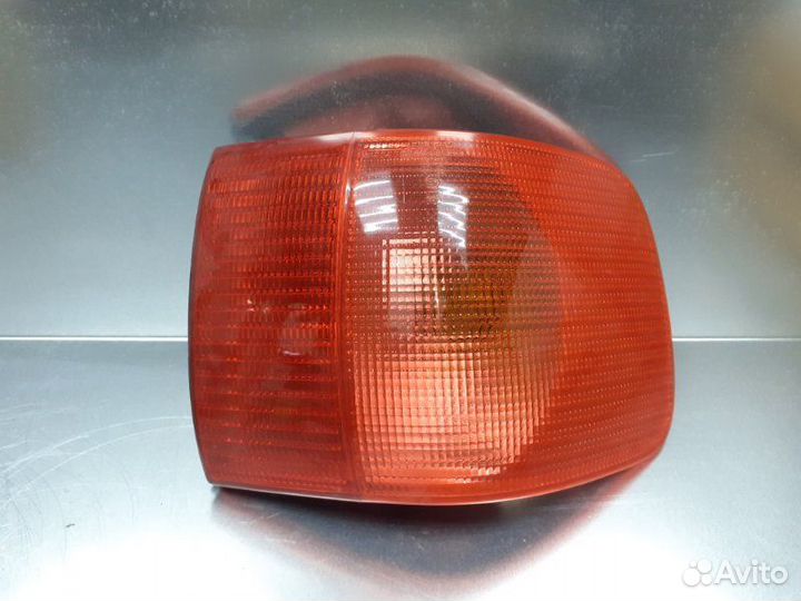 Фонарь задний наружный правый Audi 80/90 B4