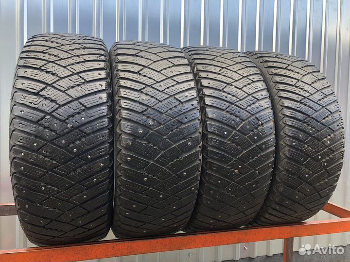 Goodyear Ultragrip Ice Arctic 205/55 R16