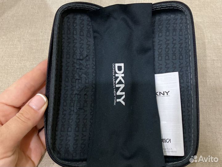 Солнечные очки dkny