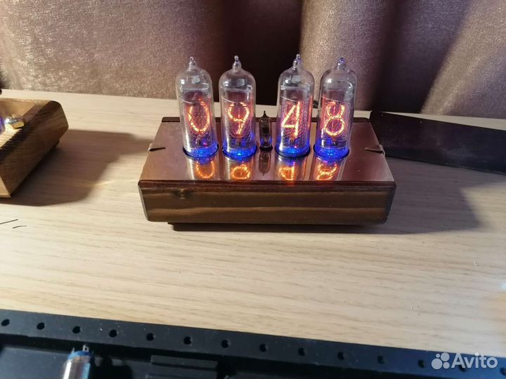 Часы на газоразрядных лампах ин-14
