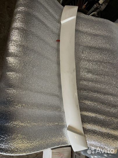 Продам спойлер на заднее стекло toyota allion