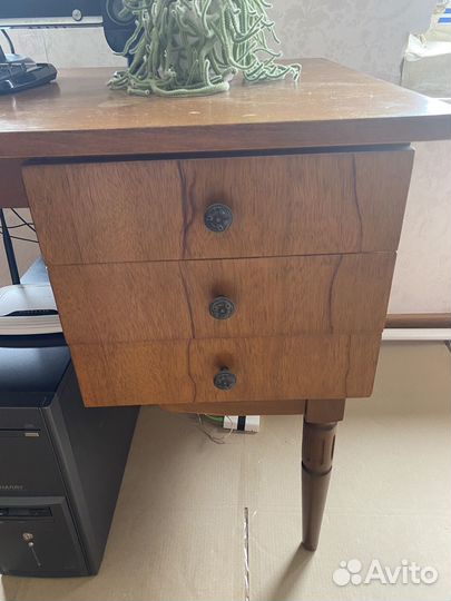 Письменный стол