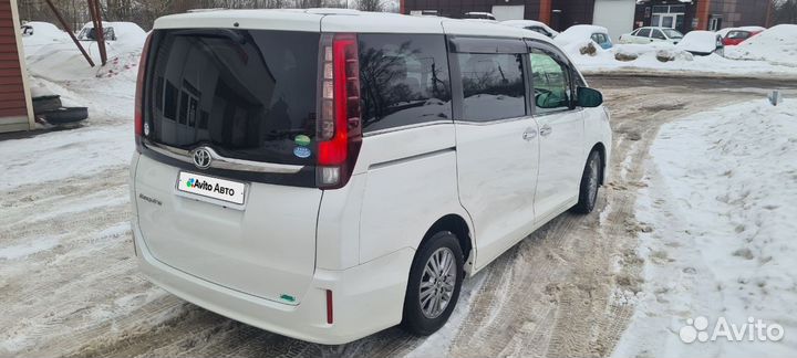 Toyota Esquire 2.0 CVT, 2016, 129 600 км