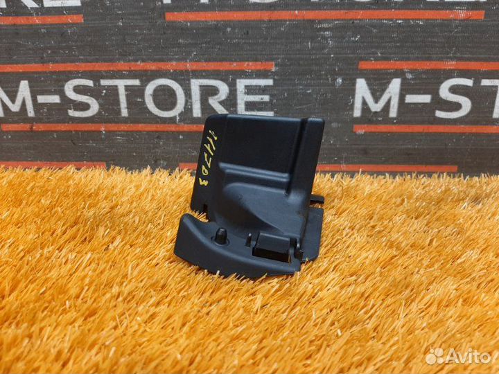 Кронштейн обшивки Mercedes-Benz S-Class W221