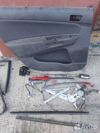 Разное на toyota wish 2003г