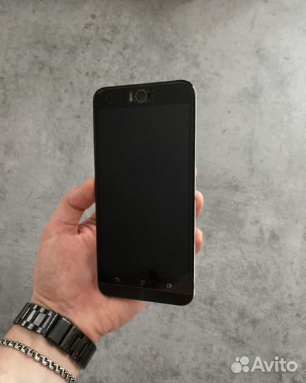 Asus ZenFone Selfie ZD551KL, 2/16 гб