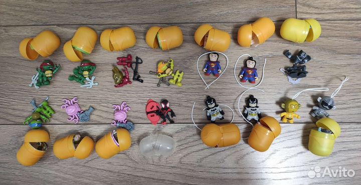 Игрушки из Киндер и чупа-чупс разные