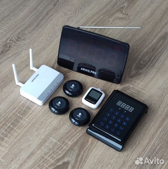 Кнопка вызова официанта, часы, табло, пуль, репите