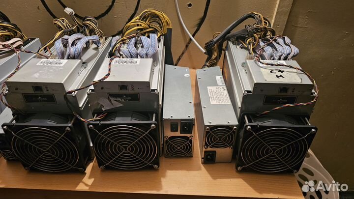 Antminer l3+ в хорошем состоянии