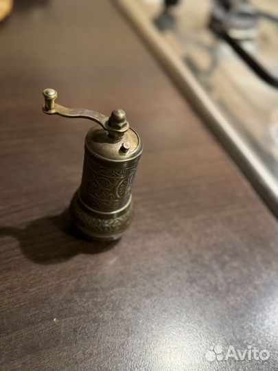 Кофемолка ручная бу