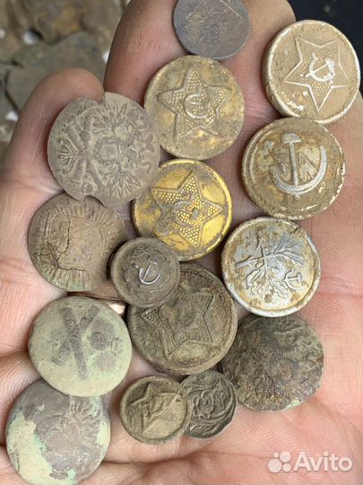 Лот пуговиц, пломбы,пробок