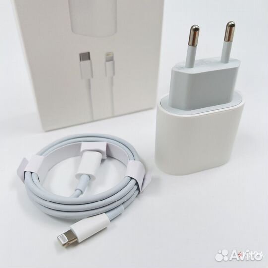 Комплект зарядки Apple 20W USB-C Lighting