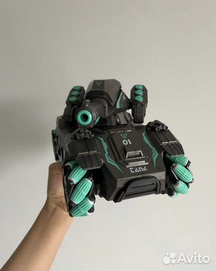 Танк вездеход полноприводный с двумя пультами