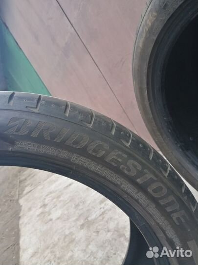 Bridgestone Potenza S001 275/40 R19 и 275/40 R19 101Y