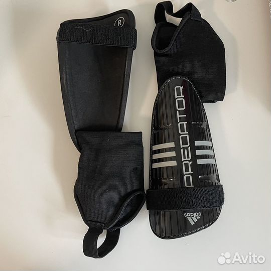 Щитки футбольные Adidas Predator, размер S