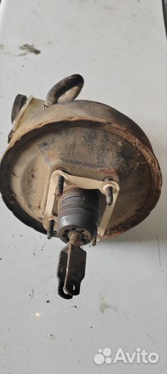 Тормозной вакум главный цилиндр Mazda 323