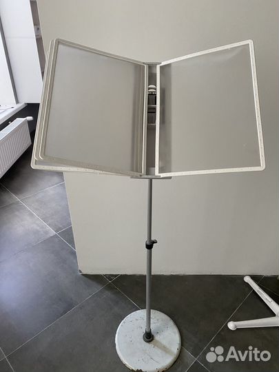 Демонстрационная напольная перекидная система А4
