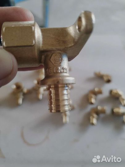 Фитинг латунный pex pert