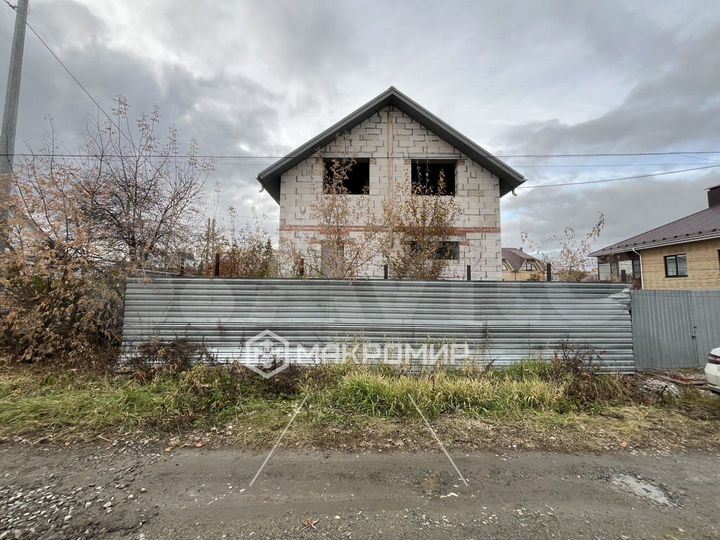 Дом 292,2 м² на участке 5,9 сот.