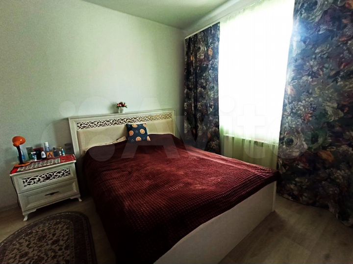 3-к. квартира, 95 м², 2/4 эт.