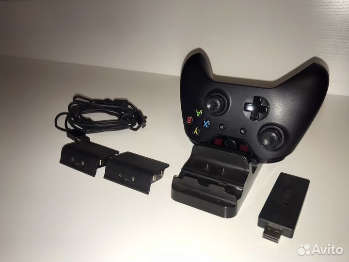 Геймпад для xbox One + адаптер и зарядная станция
