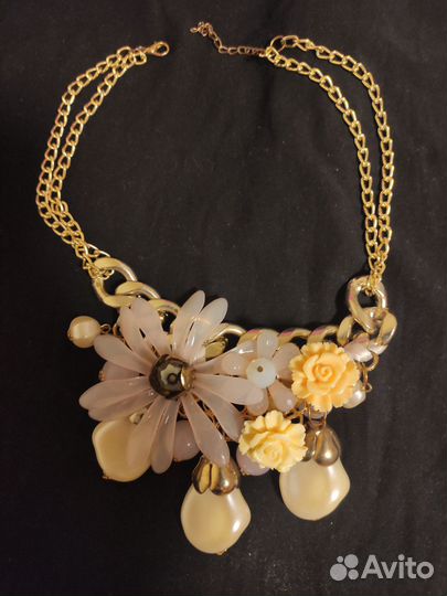 Колье ожерелье